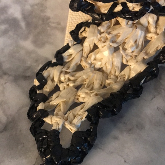 Cream Linen Raffia Costal Bow Cream with Black Edges - Picture 3 of 3